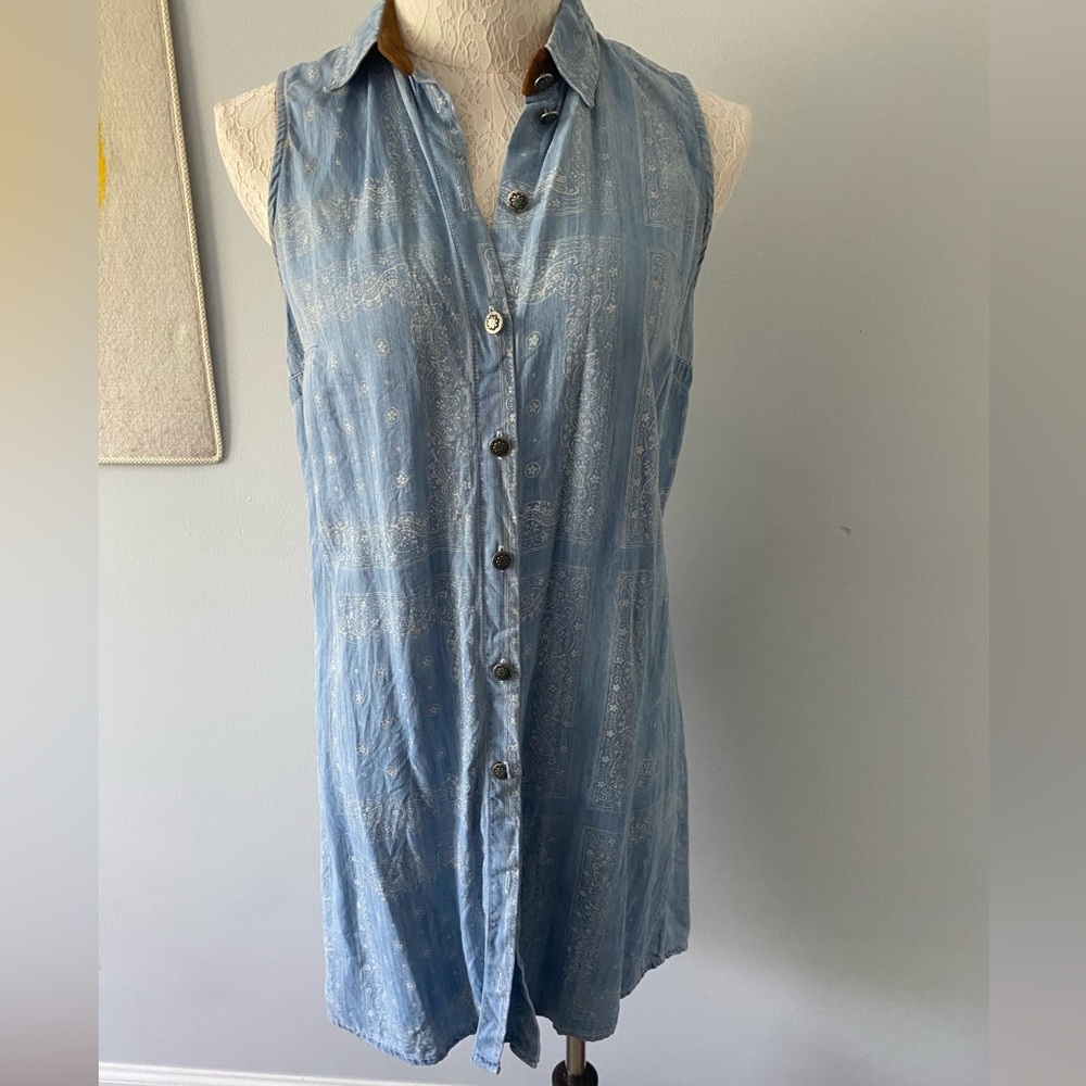 Tasha Polizzi Beautiful lightweight jean dress